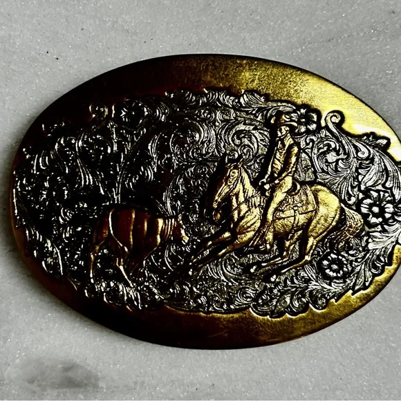 Award Design ~ Western/Cowboy/Bull ~ Gold & Silver Metal Tone ~ 24GP Belt Buckle Western Cowboy 3D Relief Gold & Silver Two-Tone Belt Buckle main image 3